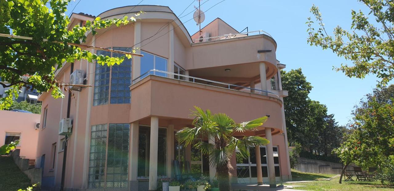 Apartments Seafront Villa Pula Exterior foto