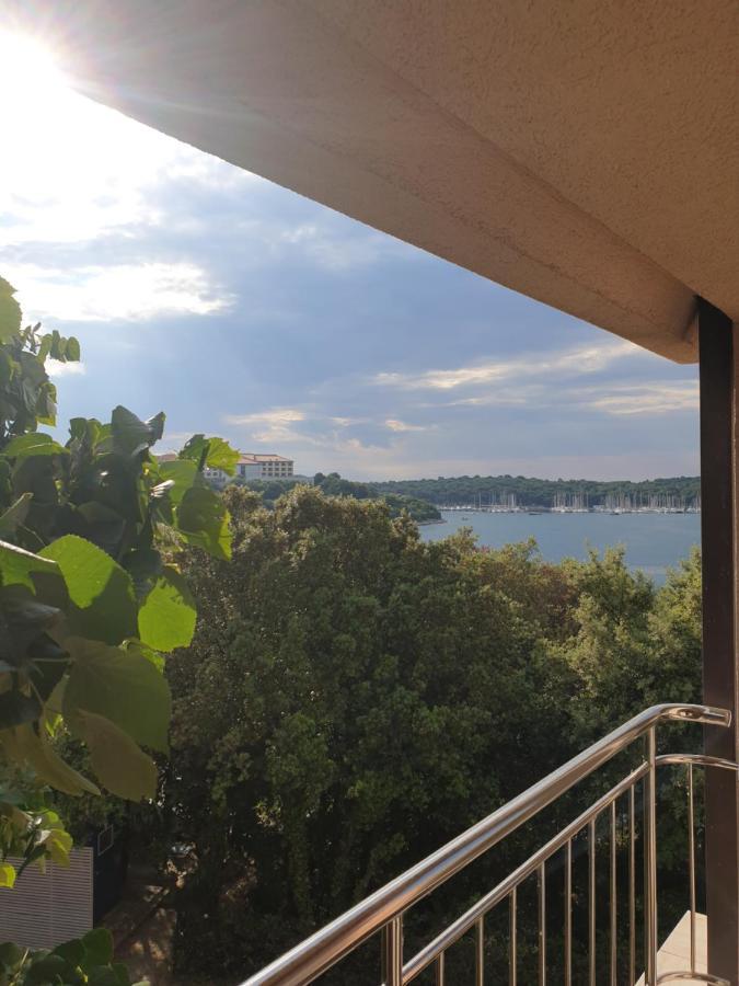 Apartments Seafront Villa Pula Exterior foto